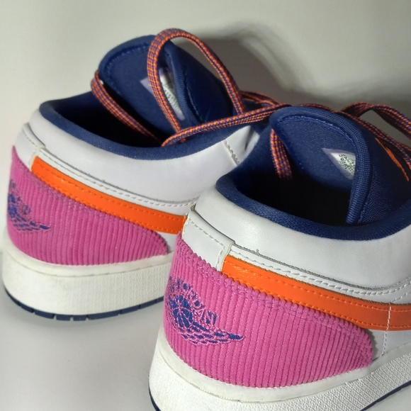 Air Jordan 1 Low GS 'Fire Pink Hyper Crimson' - Picture 4 of 7